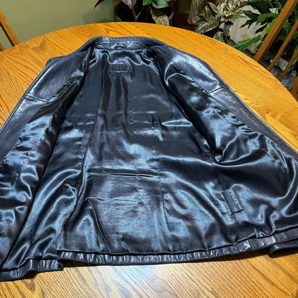 Izod Black Leather Jacket Size Medium - Picture 4 of 6